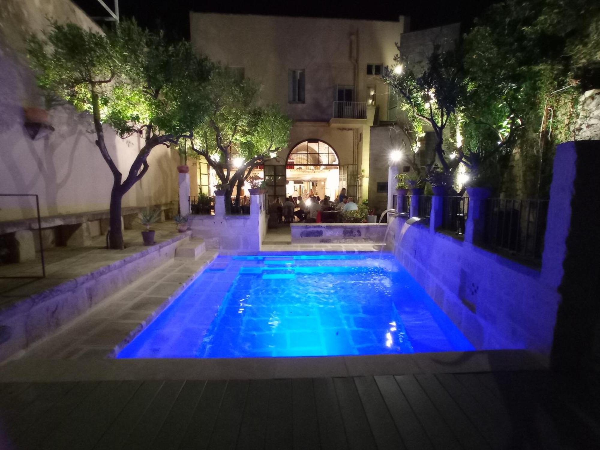 לינה וארוחת בוקר Zollino Palazzo Mandurino Luxury Relais מראה חיצוני תמונה