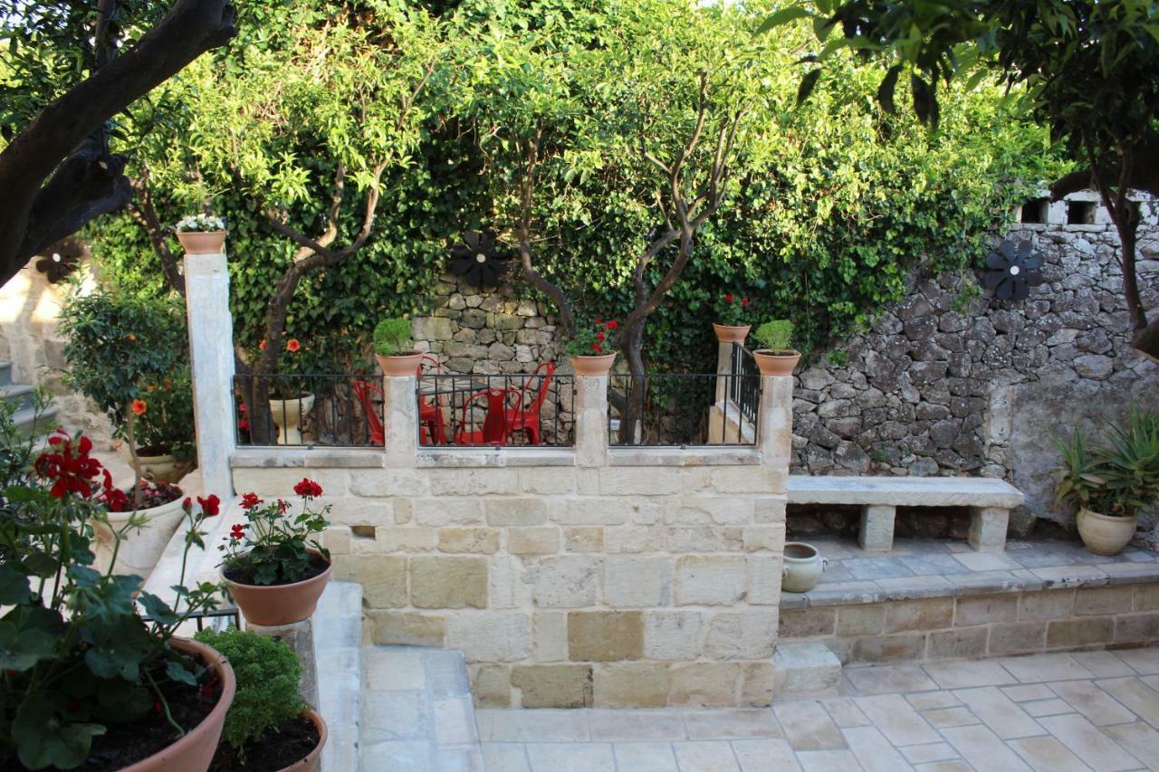 לינה וארוחת בוקר Zollino Palazzo Mandurino Luxury Relais מראה חיצוני תמונה