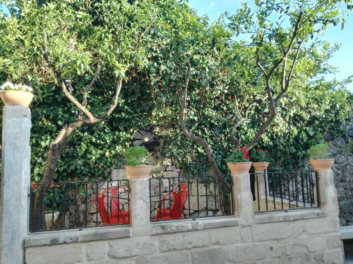 לינה וארוחת בוקר Zollino Palazzo Mandurino Luxury Relais מראה חיצוני תמונה